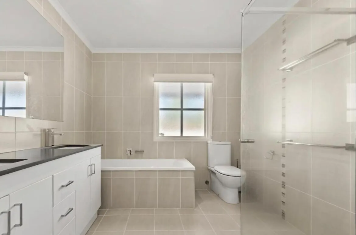 Inner South Comfort House Narrabundah 0*,